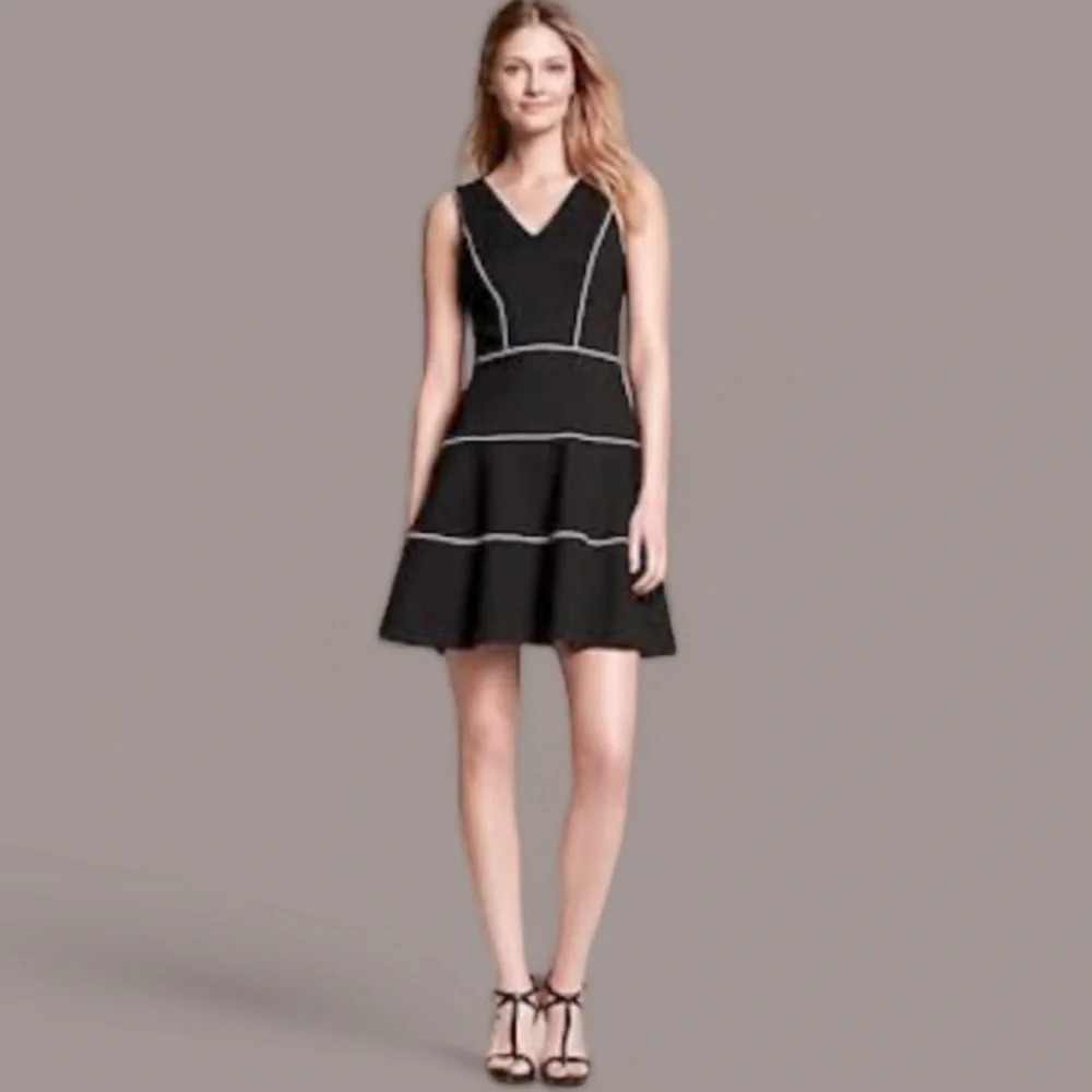 BANANA REPUBLIC TIERED BLACK PONTE FIT-AND-FLARE DRESS